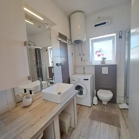 Sweet Lustig Apartment *